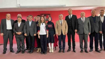 Merhum Başbakan Necmettin Erbakan, ölüm yıldönümünde Erzurum’da düzenlenen törenle anıldı.