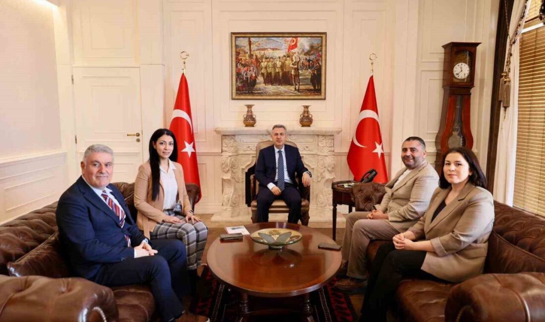 İzmir merkezli köklü eğitim markalarından Radikal Eğitim Kurumları yöneticileri, İzmir