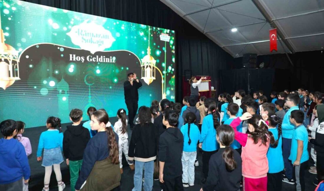 Samsun Büyükşehir Belediyesi tarafından Cumhuriyet Meydanı’nda kurulan Ramazan Sokağı, Ramazan