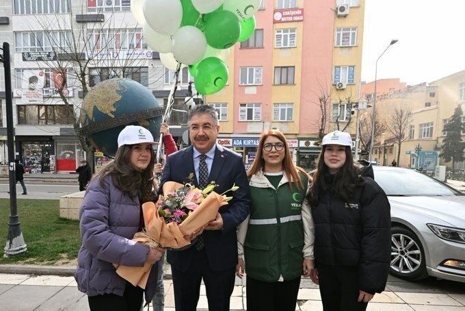 Eskişehir Valisi Dr. Erdinç Yılmaz, Yeşilay Haftası kapsamında Türkiye Yeşilay