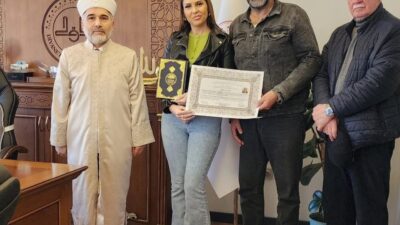 Eskişehir İl Müftülüğü’nde düzenlenen ihtida merasiminde Rusya vatandaşı Alena Knaub,