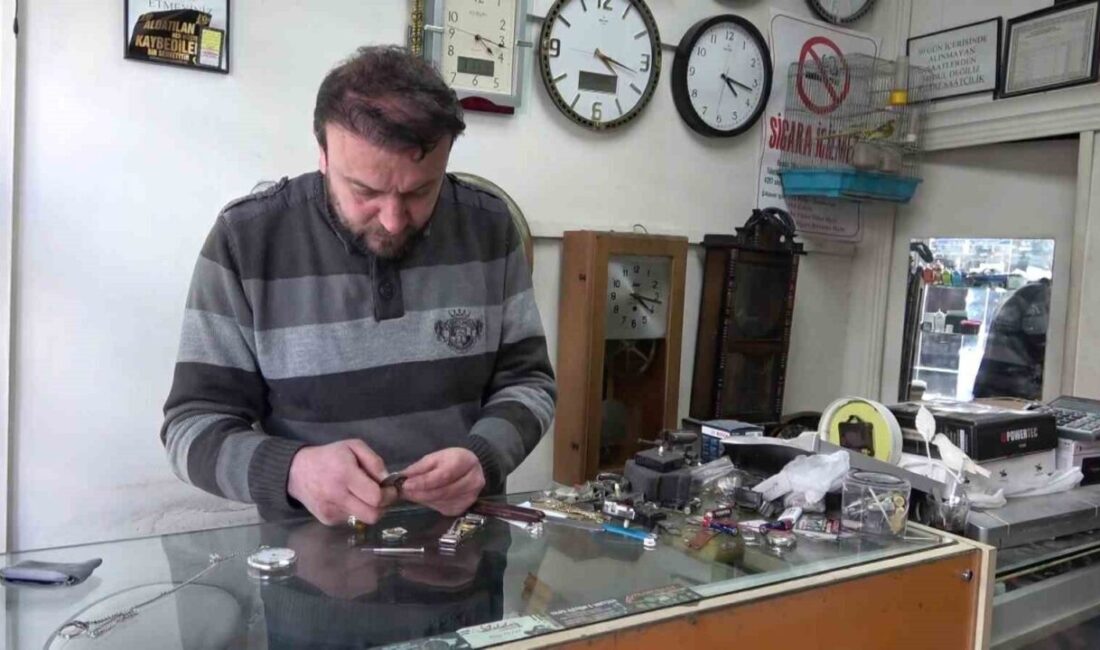 Adıyaman’da, saat ustalığı yapan Gökmen Yıldız, 6 Şubat depremlerinde yaşadığı