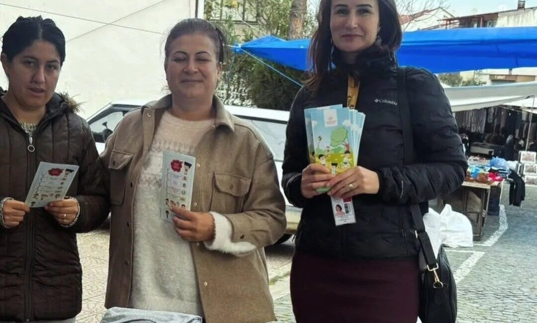 Sinop’un Gerze ilçesinde Toplum Sağlığı Merkezi ekipleri, pazar yerini gezerek