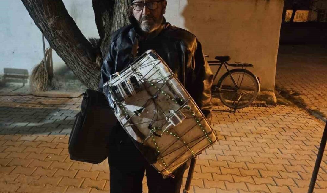 Konya’da bir mahallede yaşayanlar sahura mehter marşı ile kalkıyor. Konya’nın