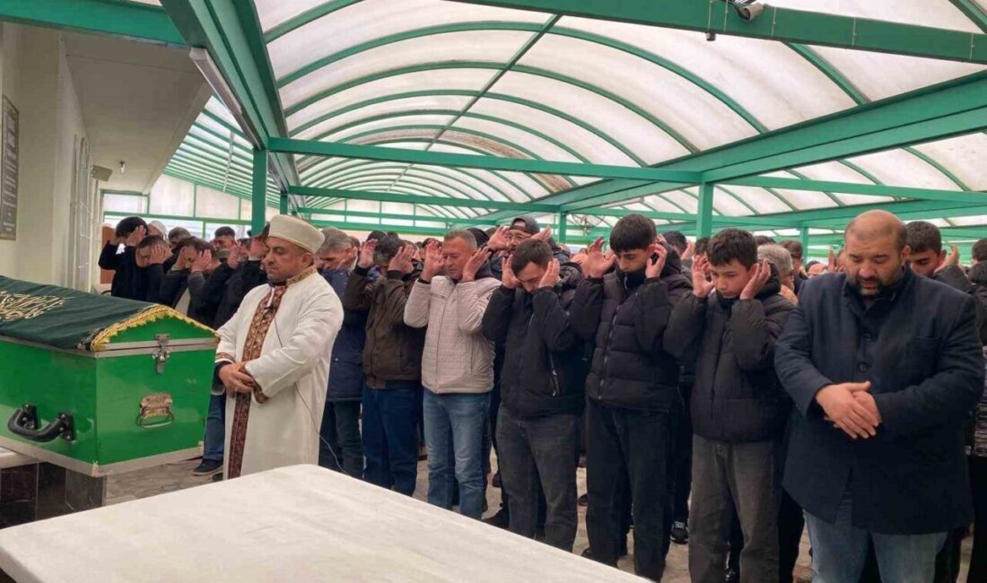 Kocaeli’nin Körfez ilçesinde sahur sırasında evinde rahatsızlanan 49 yaşındaki iki