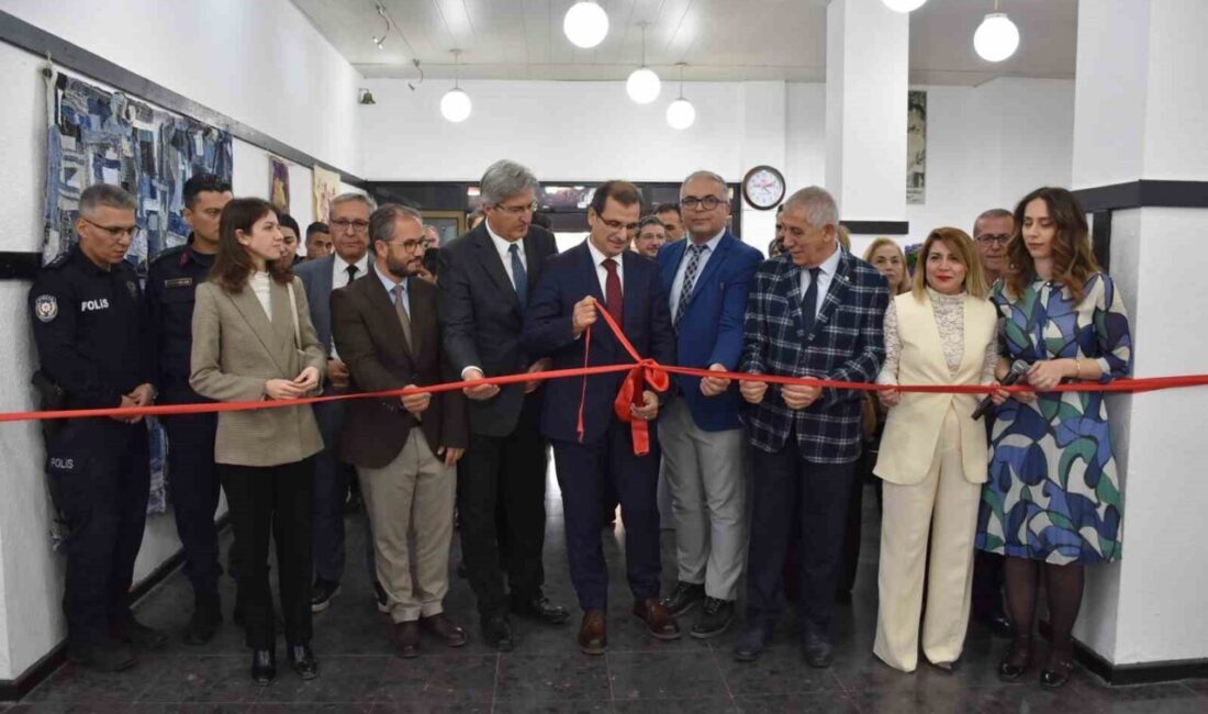 Manisa’nın Salihli ilçesinde Dünya Kadınlar Günü dolayısıyla farkındalık oluşturmak amacıyla