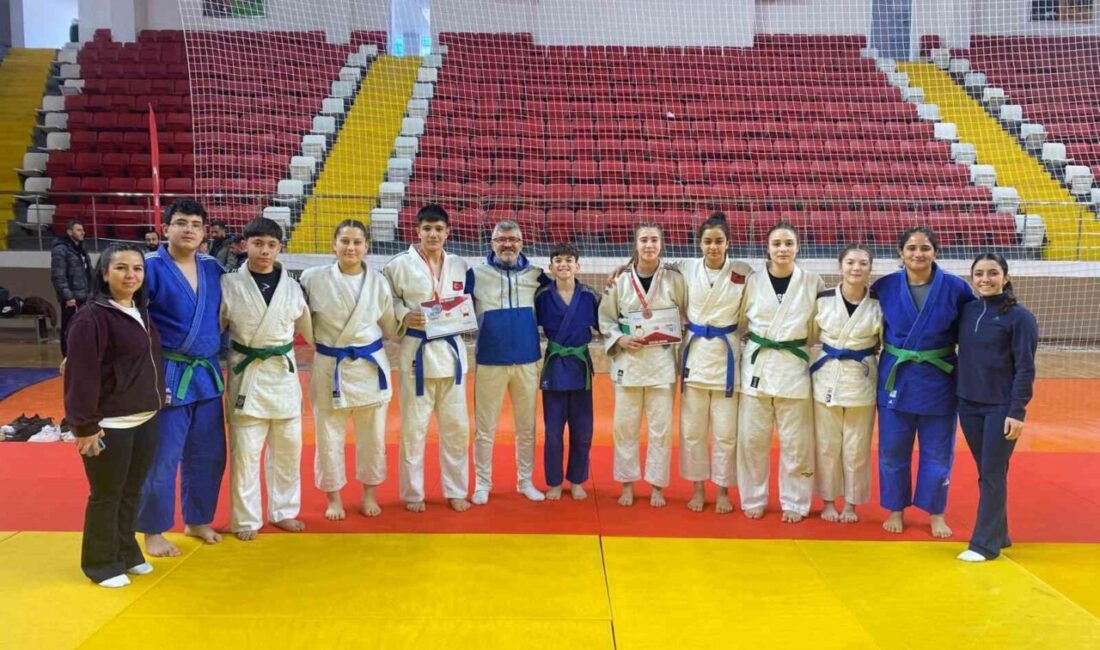 Manisa’nın Salihli ilçesinden katılan judocular, Karaman’da düzenlenen Okul Sporları Judo