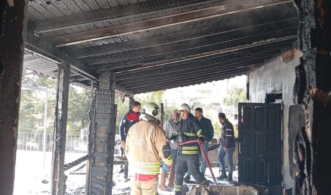 Hatay’ın Samandağ ilçesinde müstakil evde çıkan yangın kısa sürede kontrol