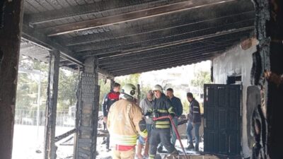 Hatay’ın Samandağ ilçesinde müstakil evde çıkan yangın kısa sürede kontrol