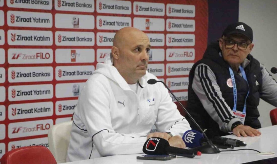 Antalyaspor Teknik Direktörü Sami Uğurlu, Samsunspor mağlubiyeti sonrası, “İkinci yarı