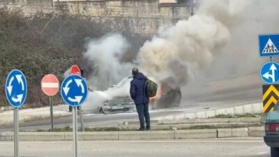 Samsun’un İlkadım ilçesinde seyir halindeki bir otomobil, bilinmeyen bir nedenle