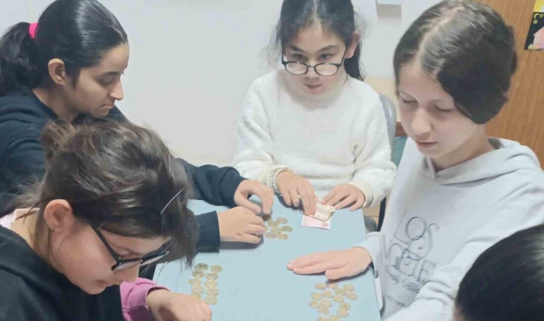 Samsun’un Terme ilçesinde özel eğitim sınıfı öğrencileri, biriktirdikleri harçlıklarını Gazze’deki