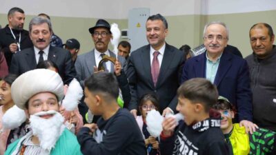 Samsun’da protokol üyeleri, ‘Roman İftar Programı’nda Roman vatandaşlarla bir araya