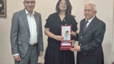 Samsun Tabip Odası tarafından 90 yaşındaki Dr. Hüsamettin Olguner’e Şeyh-ül