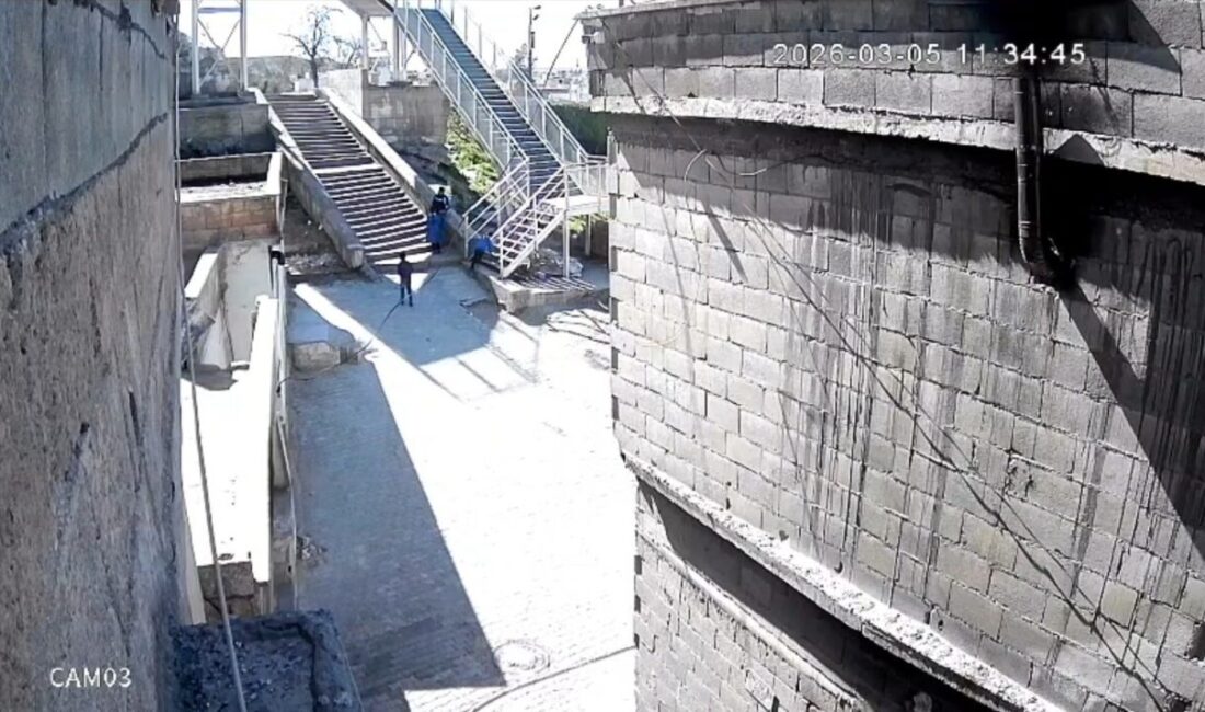 Şanlıurfa’nın Birecik ilçesinde okul önündeki çocukları taciz ettiği iddia edilen