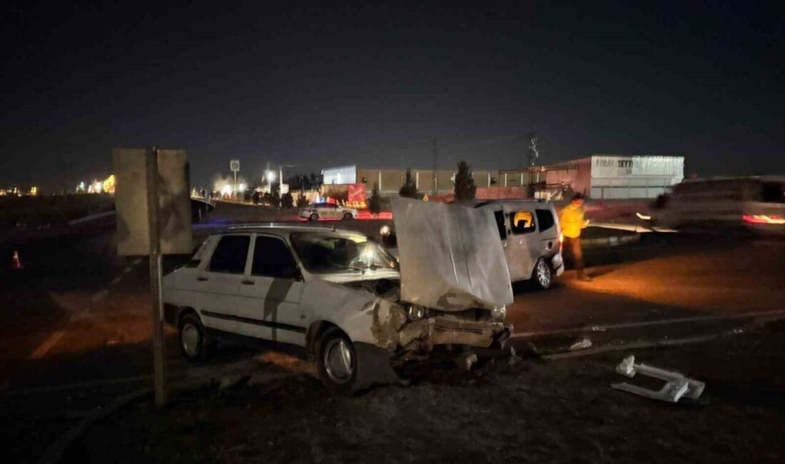 Şanlıurfa’nın Birecik ilçesinde iki aracın çarpışması sonucu meydana gelen trafik