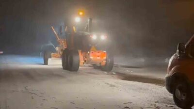 Şanlıurfa’nın Viranşehir ilçesindeki Karacadağ bölgesinde etkili olan kar yağışı hayatı