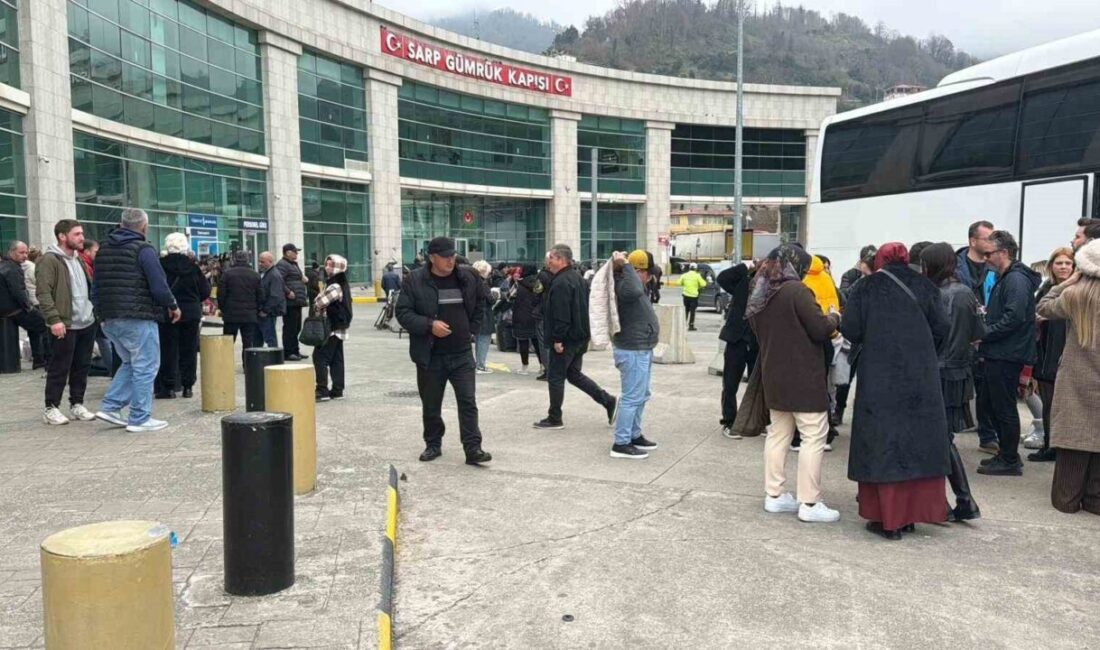 Ramazan Bayramı tatilini yurt dışında geçirmek isteyen vatandaşlar, Sarp Sınır