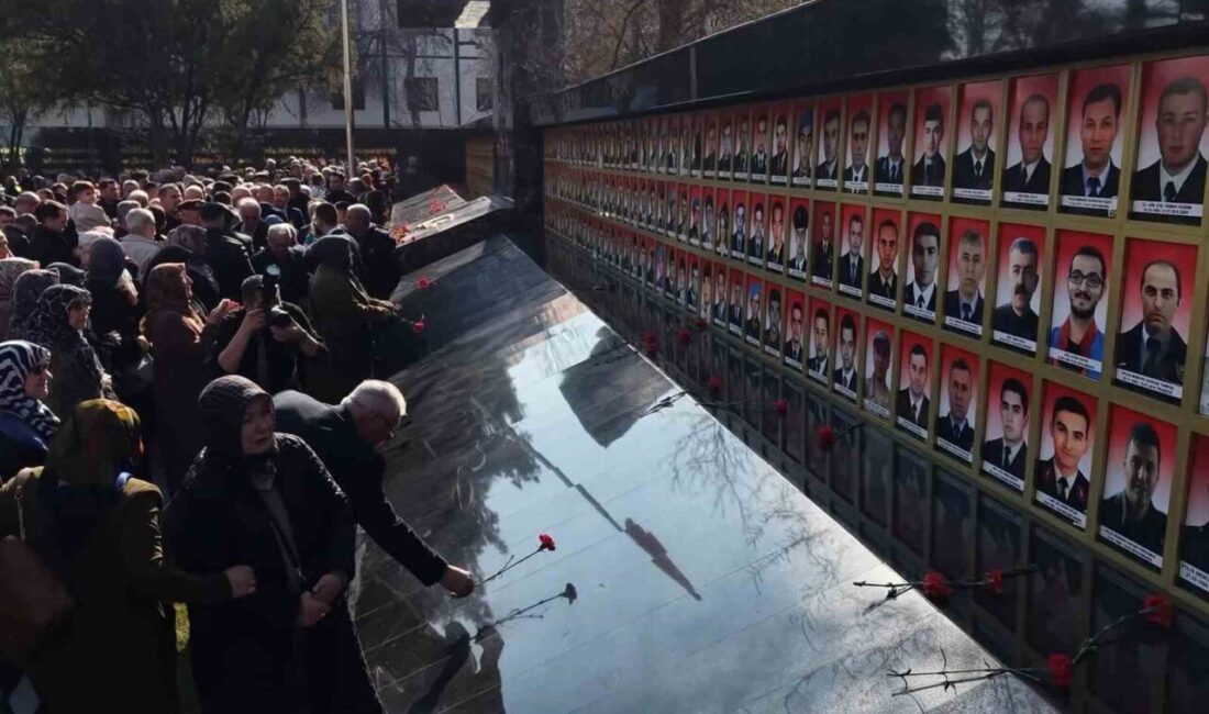 Kırıkkale’de açılışı yapılan Şehitler Anıtı’nı ziyaret eden şehit anneleri, evlatlarının