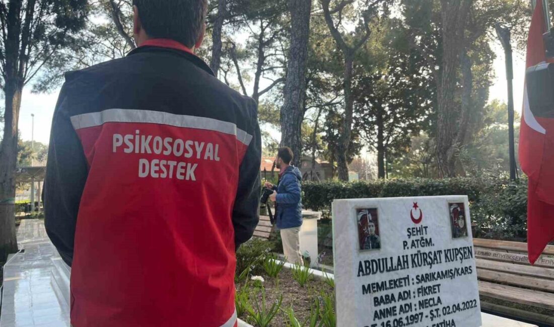 İzmir Kadifekale Şehitliği’nde, 18 Mart Çanakkale Zaferi ve Şehitler Günü