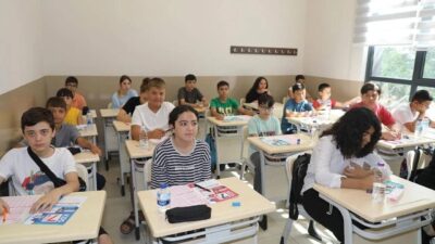 Şehzadeler Belediyesi, bahar döneminde öğrencilere yönelik İngilizce ve Almanca kursları