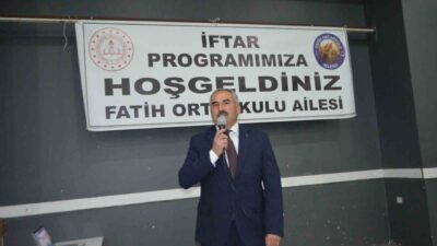 Manisa’nın Selendi ilçesinde Fatih Ortaokulu tarafından düzenlenen “Maarifin Kalbinde Ramazan”