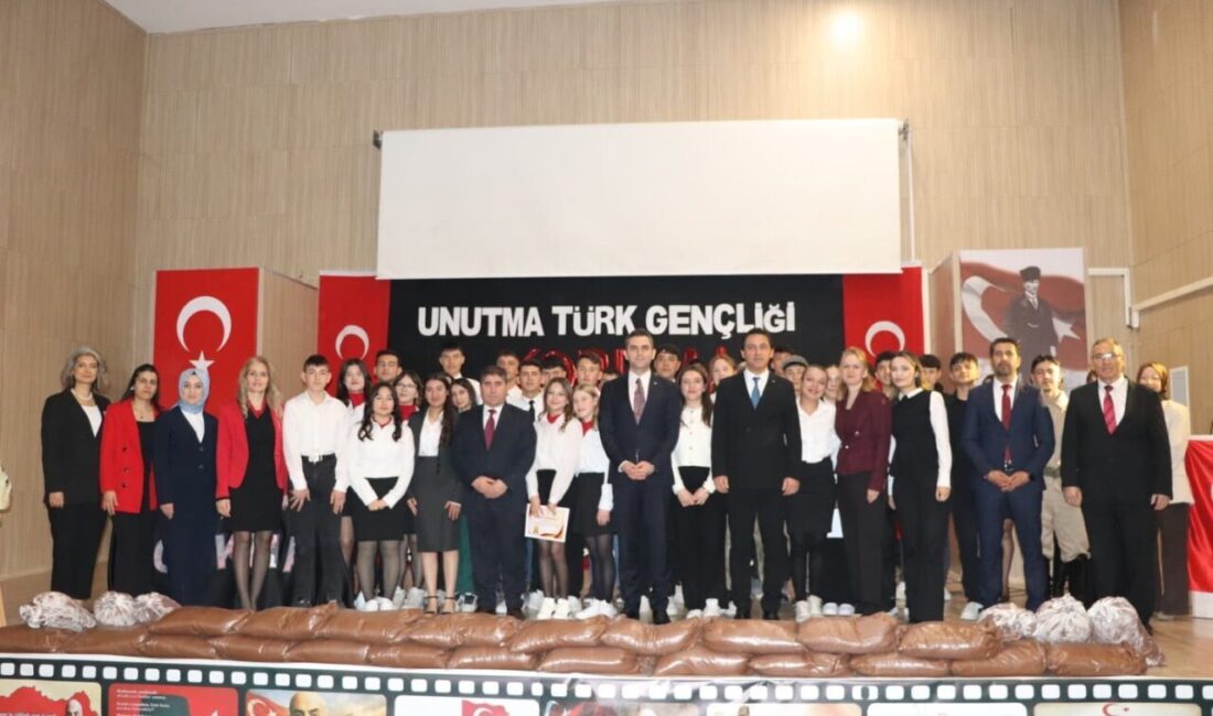 MANİSA (İHA) – Manisa’nın Selendi ilçesinde, İstiklal Marşı’nın Türkiye Büyük