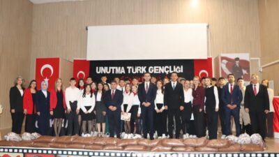 MANİSA (İHA) – Manisa’nın Selendi ilçesinde, İstiklal Marşı’nın Türkiye Büyük
