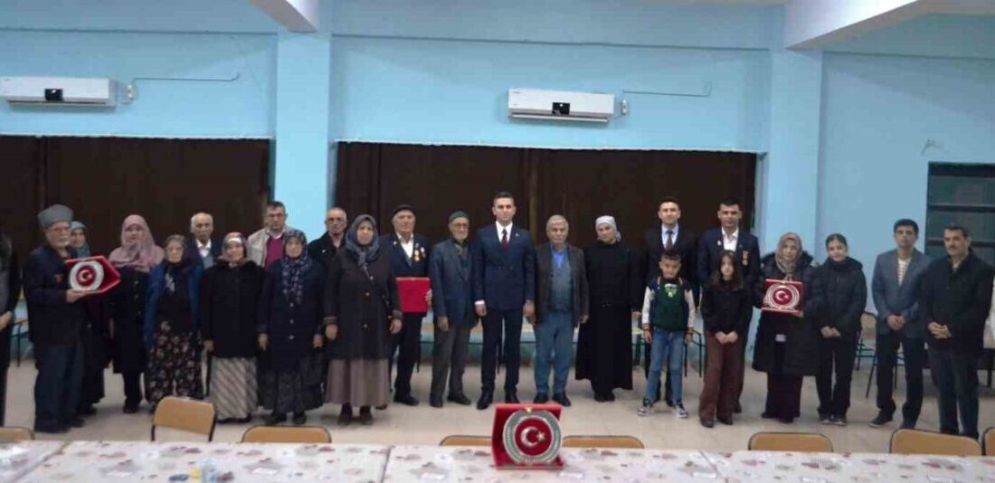 Selendi Kaymakamlığı tarafından şehit yakınları ve gaziler onuruna düzenlenen iftar