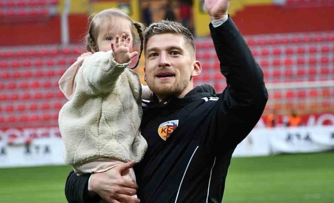 Kayserisporlu Semih Güler, kızı Defne ile verdiği röportajda 21 Mart