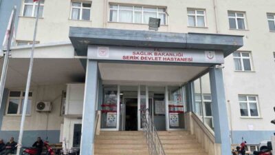 Antalya’nın Serik ilçesinde Serik Devlet Hastanesi’nde sağlık çalışanlarına saldırdıkları ettiği