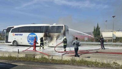 Muğla’nın Seydikemer ilçesinde seyir halindeki otobüste çıkan yangın, itfaiye ekiplerinin