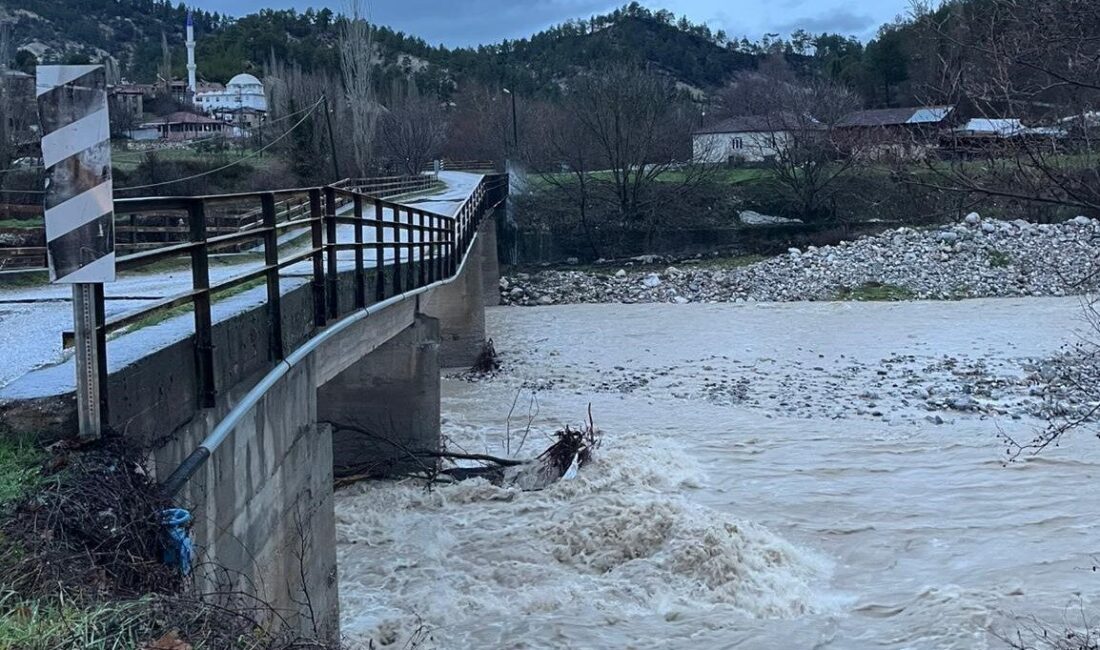 DENİZLİ (İHA) – Denizli’nin Çameli ilçesinde şiddetli yağışlar nedeniyle kullanılamaz