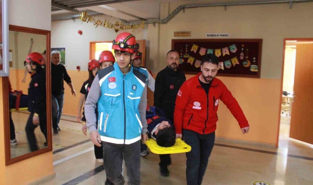 Siirt Şehit Zafer Kılıç Spor Lisesinde AFAD, itfaiye ve UMKE