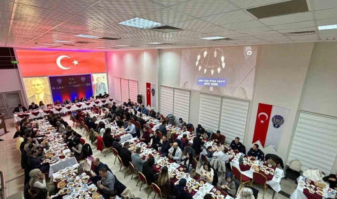 Siirt’te adli ve emniyet birimleri iftarda bir araya geldi. Emniyet