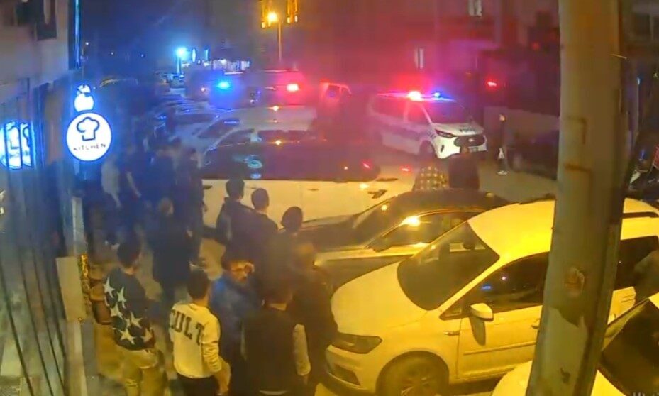 Afyonkarahisar’da gençler arasında yaşanan kavgada pompalı tüfekle vurulan 2 kişi