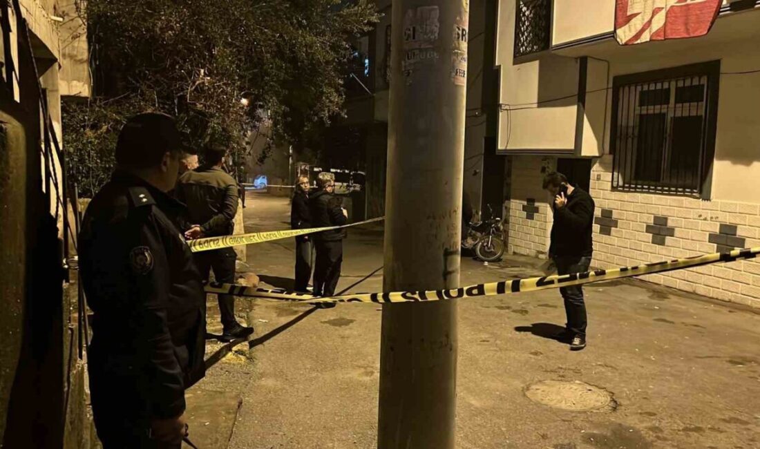 Mersin’de sokak arasında iki kişi arasında çıkan silahlı kavga sırasında