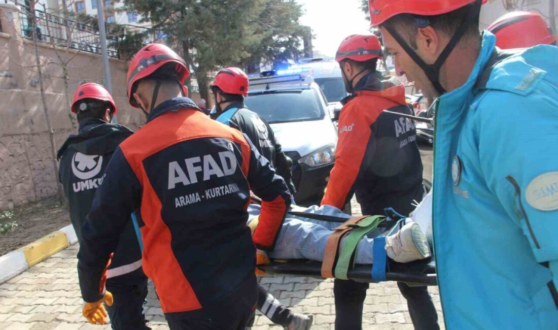 Şırnak’ta 1-7 Mart Deprem Haftası etkinlikleri kapsamında gerçekleştirilen deprem tatbikatı