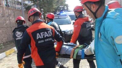 Şırnak’ta 1-7 Mart Deprem Haftası etkinlikleri kapsamında gerçekleştirilen deprem tatbikatı