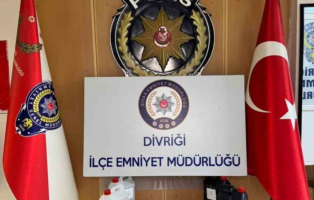 Sivas’ın Divriği ilçesinde 40 litre sahte alkol yapımında kullanılan etil