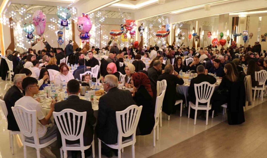 Sivas’ta yetim çocuklar için geleneksel iftar programı düzenlendi. Programda çocuklara