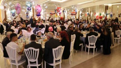 Sivas’ta yetim çocuklar için geleneksel iftar programı düzenlendi. Programda çocuklara