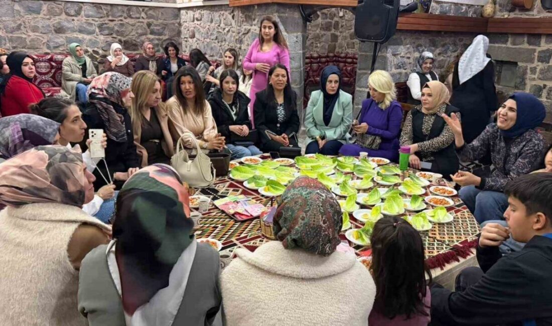 Şanlıurfa’nın Siverek ilçesinde 8 Mart Dünya Kadınlar Günü dolayısıyla kadınlara