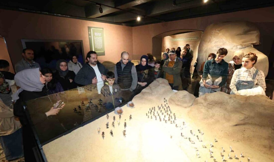 Konya Büyükşehir Belediyesi tarafından düzenlenen iki önemli sergi, mübarek Kadir