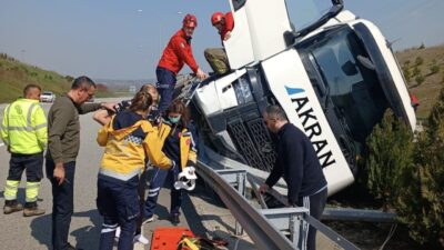 Balıkesir’in Susurluk ilçesinde meydana gelen tek taraflı trafik kazasında araçta