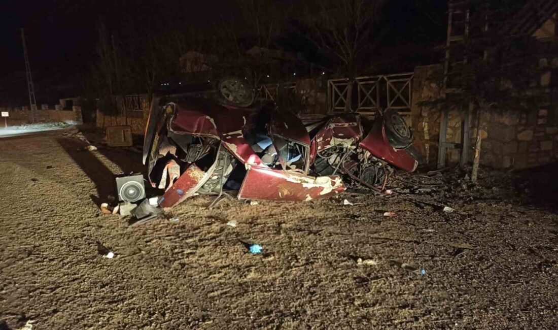 Sivas’ın Gürün ilçesinde meydana gelen trafik kazasında 2 kişi ağır