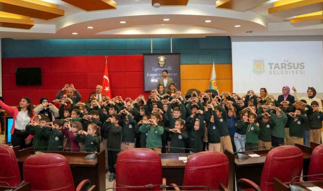 Mersin’in Tarsus ilçesinde Musa Bengi İlkokulu 2. sınıf öğrencileri, yerel