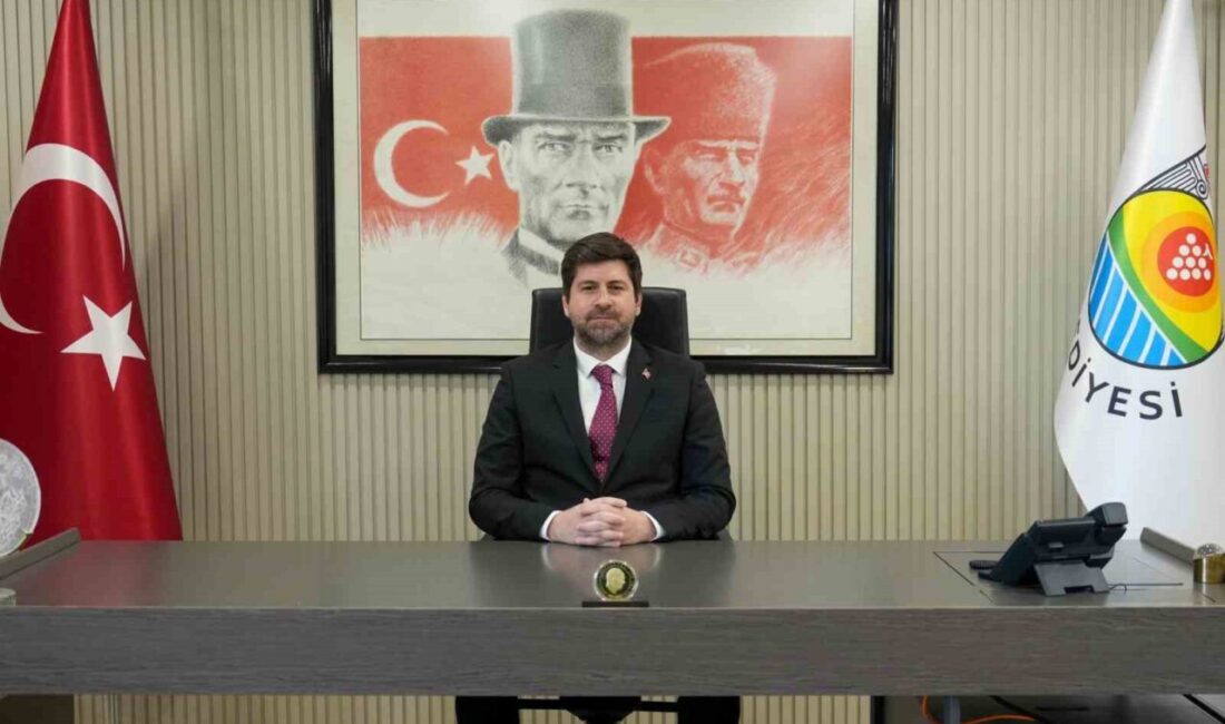 Mersin’in Tarsus ilçesinde Ramazan Bayramı öncesinde vatandaşların bayram coşkusunu birlikte