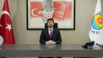 Mersin’in Tarsus ilçesinde Ramazan Bayramı öncesinde vatandaşların bayram coşkusunu birlikte