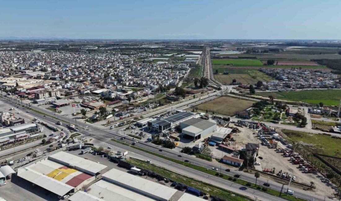 Mersin Büyükşehir Belediyesi ekipleri, Tarsus’ta batı ova mahallelerine ulaşımı sağlayan